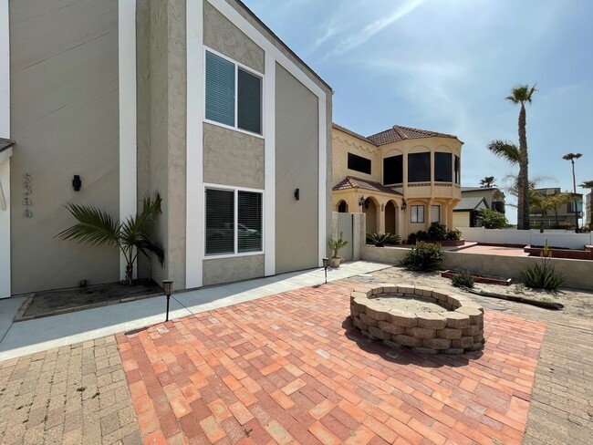 Building Photo - Oxnard Shores- Completely Remodeled & Step...