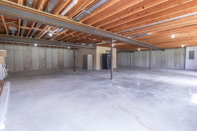 Building Photo - 7700 N Ballew Rd