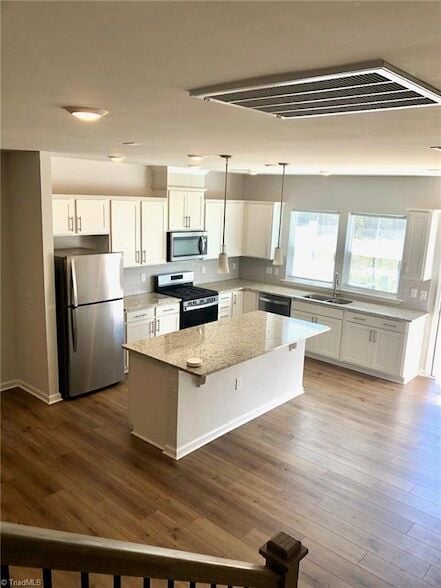 Building Photo - 825 Falls Grove Trl