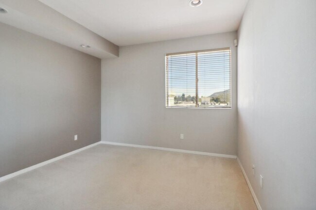 Building Photo - 4170 Fair Ave