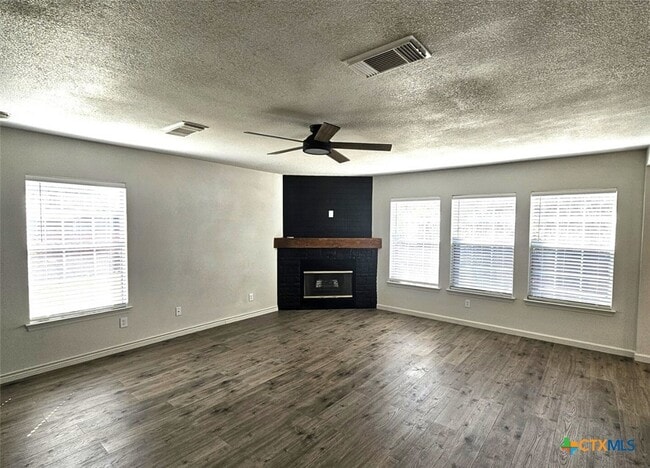 Building Photo - 1648 Dogwood Ln