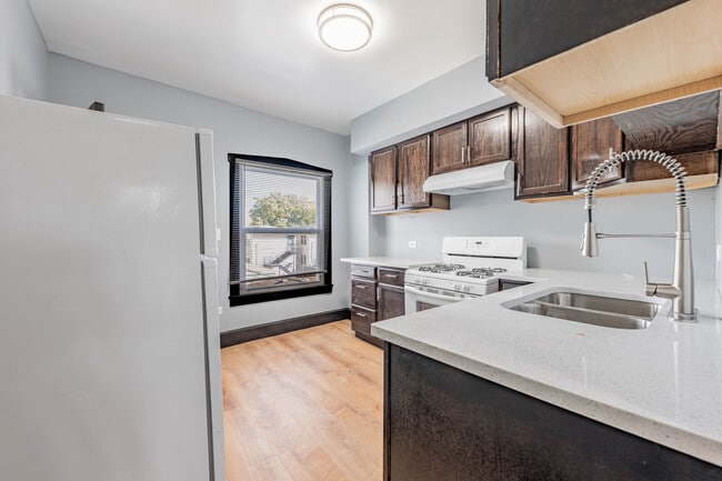 Building Photo - 6213 S Loomis Blvd