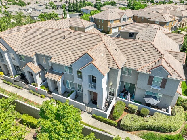 Building Photo - 507 Dante Cir