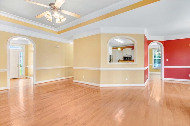 Building Photo - 200 Poplar Knoll Rd