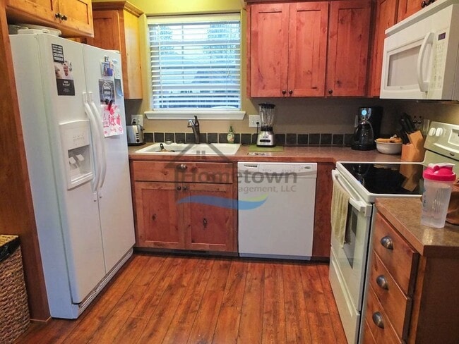 Building Photo - 2 Bedroom & 1.5 Bathroom Coeur d'Alene Hom...