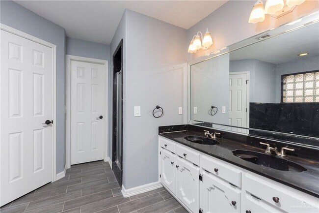 Building Photo - 1608 Merlin Dr