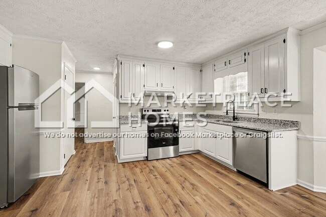 Building Photo - 681 Roxboro Trace SW