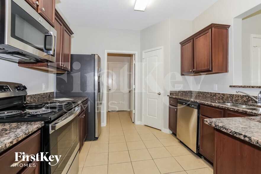 Building Photo - 20718 Round Key Dr