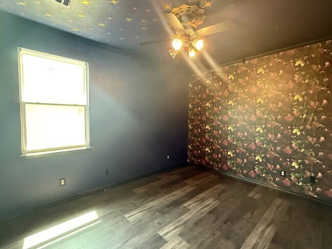 Building Photo - 3-bedroom, 2-bath home with a dedicated study located in The Creeks at Wimberley