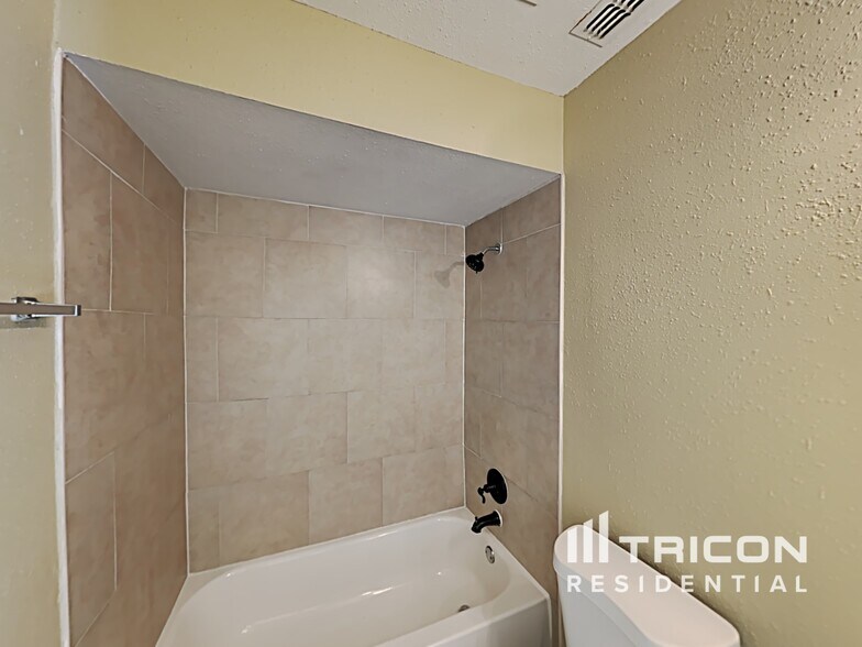 Building Photo - 10378 Rosemount Dr