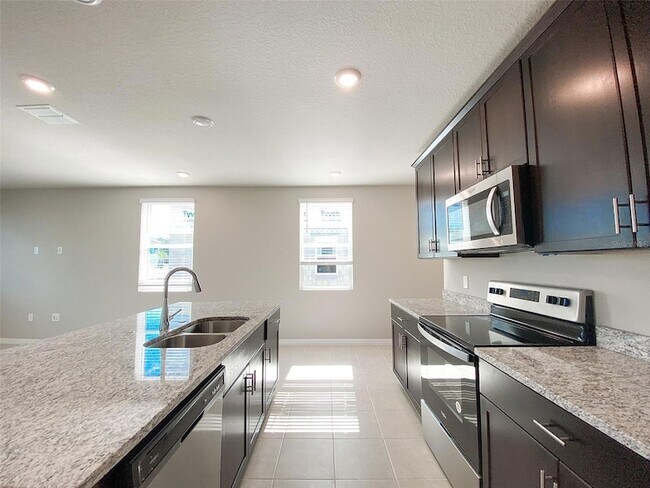 Building Photo - 773 Legacy Dr