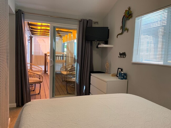 Building Photo - Charming Bungalow by the Beach in Leucadia!