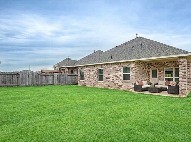 Building Photo - 30031 Willow Cove Ln