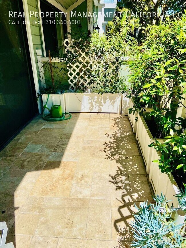 Building Photo - 3616 Via Dolce Via