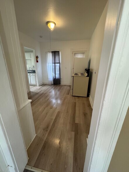 Building Photo - 11 Columbia Ave