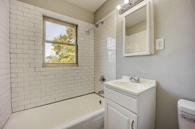 Building Photo - 2101 S V St