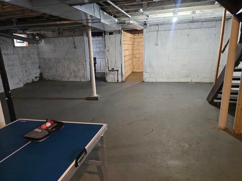 Building Photo - 6501 Deary St