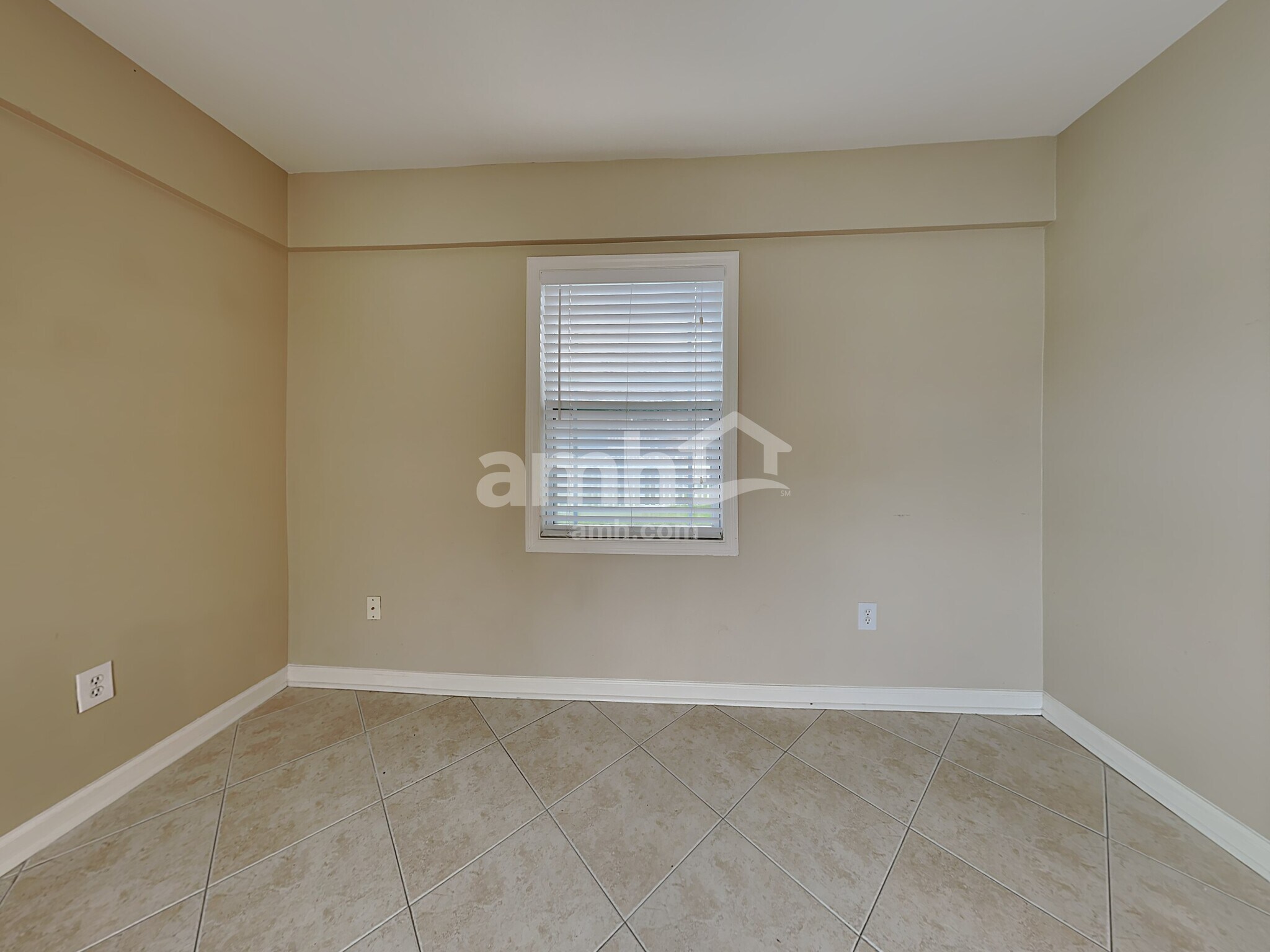 Building Photo - 128 Heartstone Cir