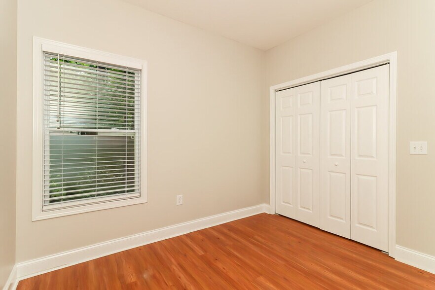 Building Photo - 205 Westridge Cir