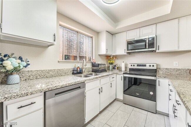 Building Photo - 4441 Rich Dr