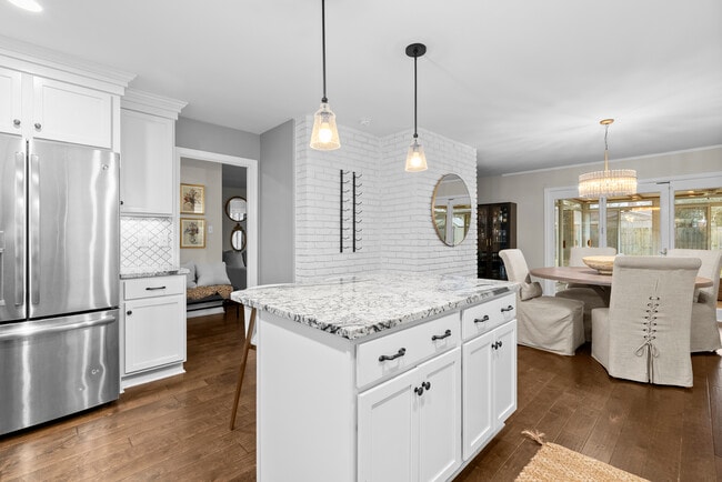 Building Photo - 8608 Whipps Bend Rd