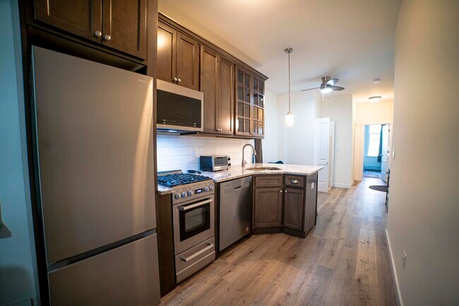 Building Photo - 204 48th St