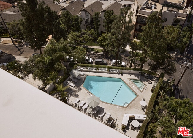 Building Photo - 8787 Shoreham Dr