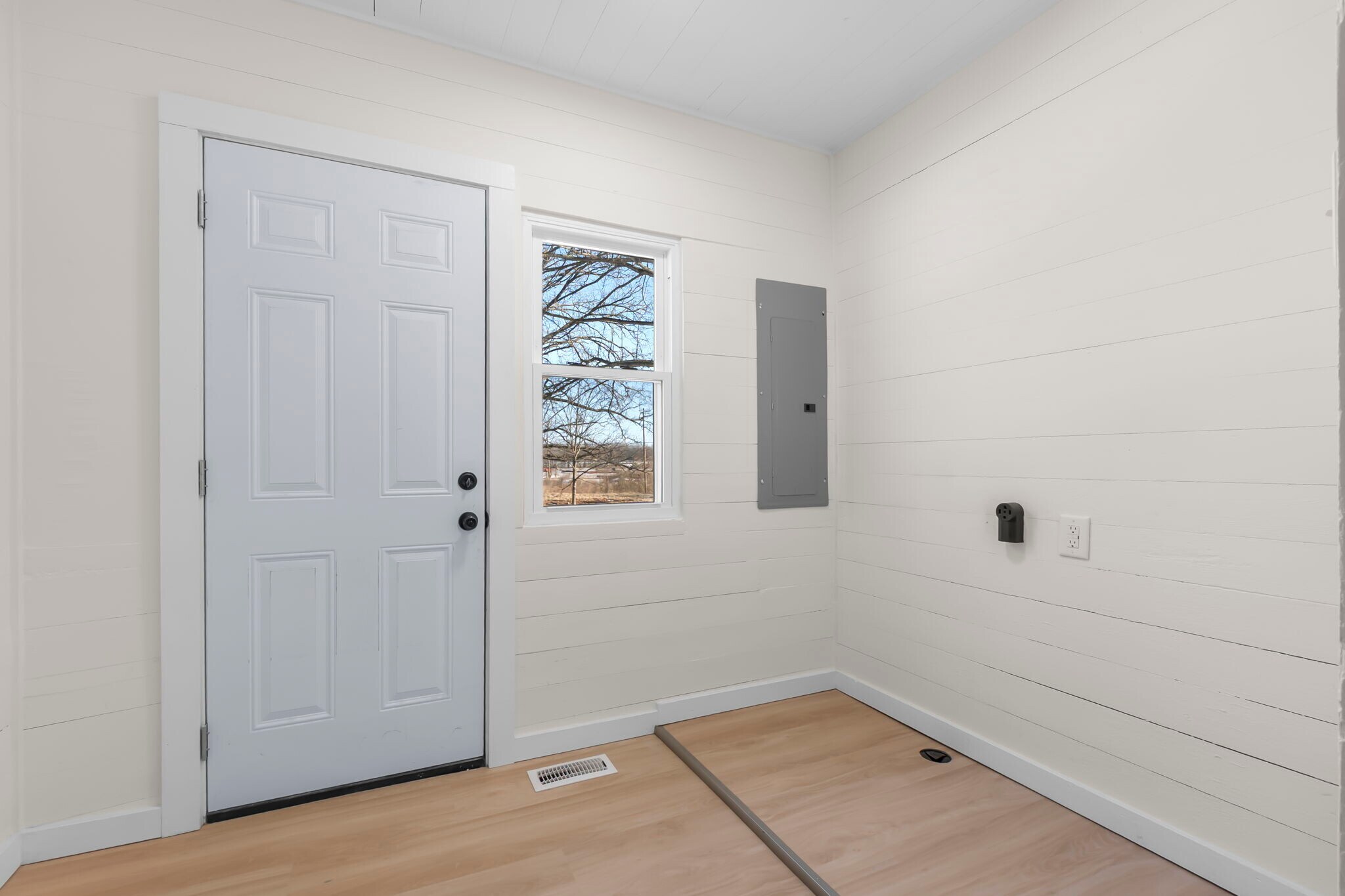 Building Photo - 1438 N Water St