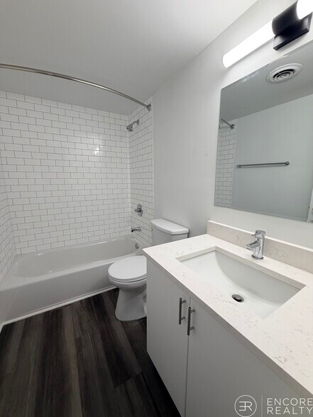 Building Photo - 51 Hill Rd