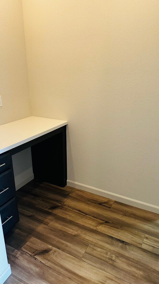 Building Photo - 3078 Feather Rd