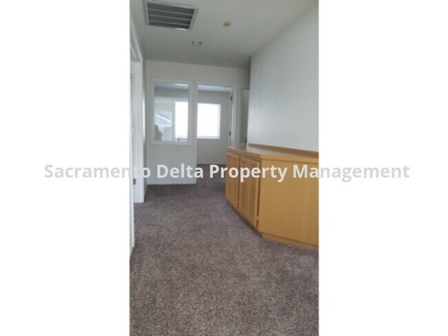 Building Photo - ***COMING SOON*** 4 Bedroom 2.5 Bathroom Home in Folsom's Natoma Station