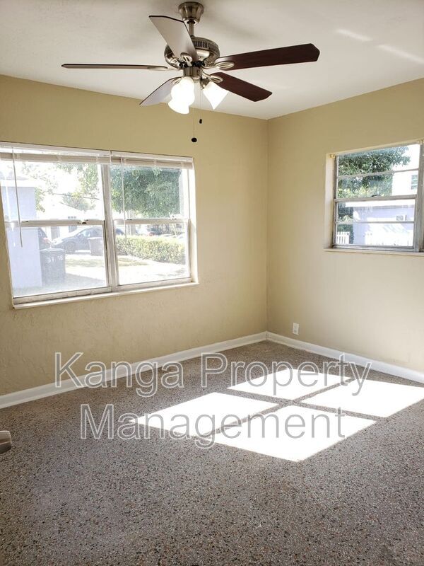 Building Photo - 3712 Henry Ave