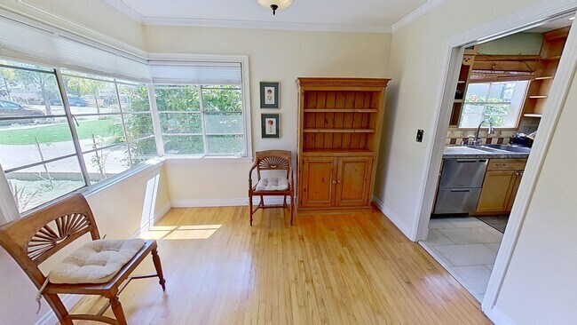 Building Photo - Amazing and Spacious 3 bed / 2 bath home! ...