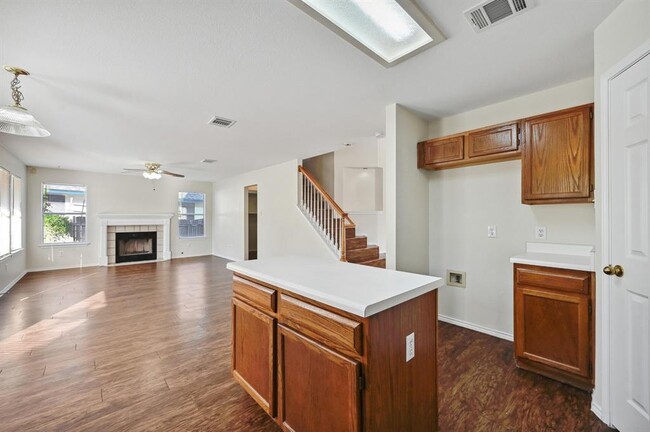 Building Photo - 14721 Yora Dr