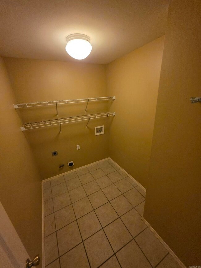 Building Photo - 4102 Stoneybrook Dr