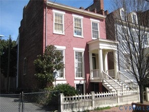Building Photo - 12 W Clay St