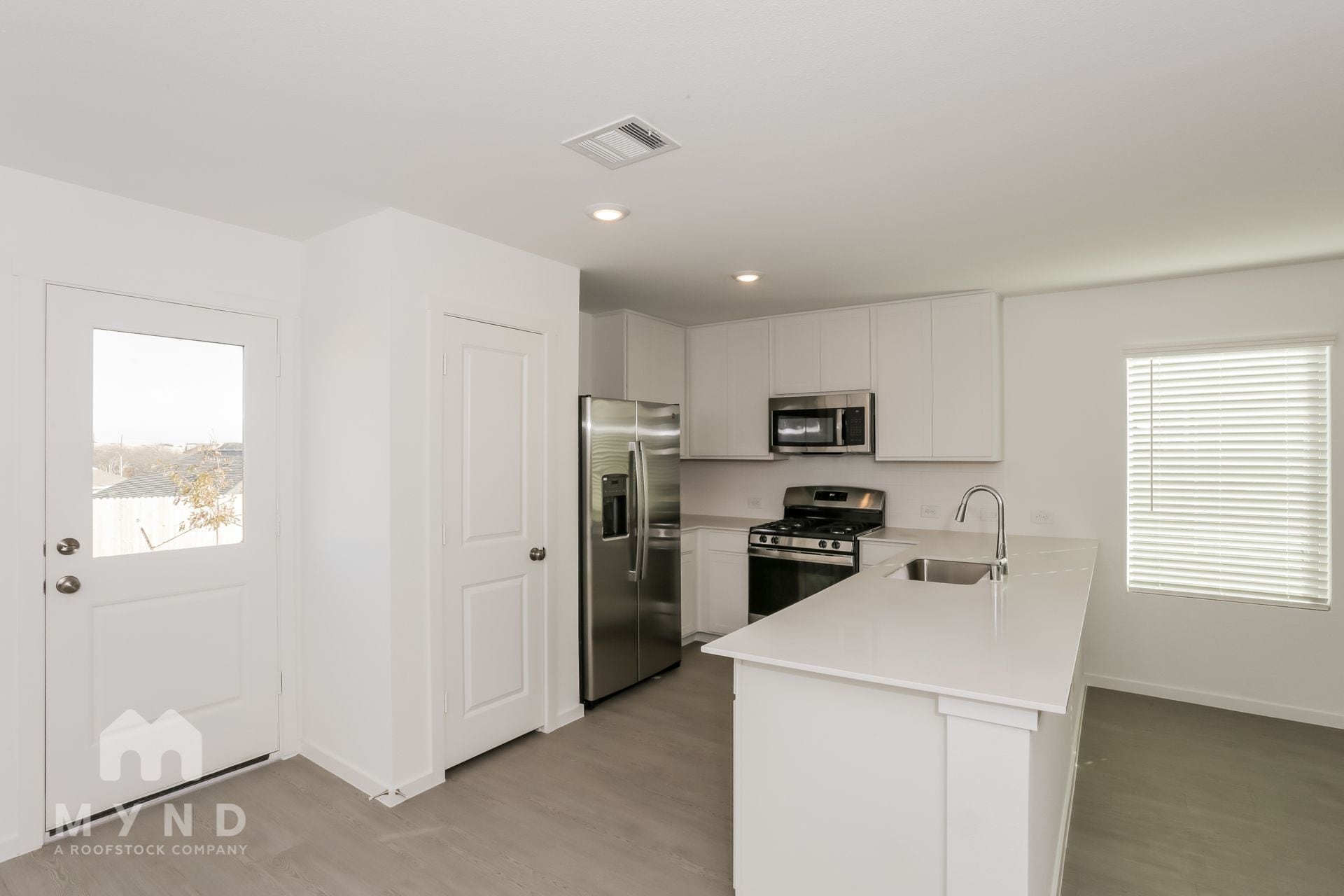 Building Photo - 2761 Mistwood Dr