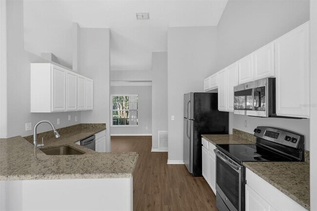 Building Photo - 10621 Cedar Forest Cir