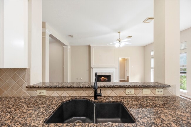 Building Photo - 11619 Cedarvale Ln