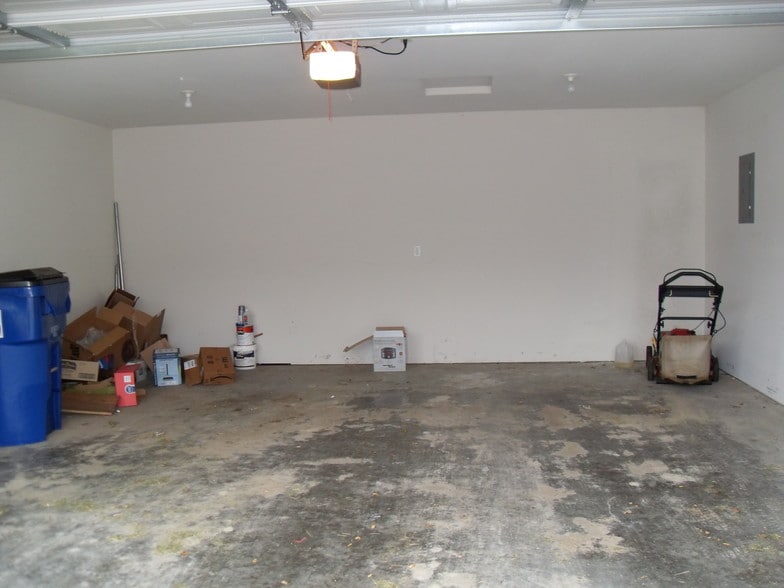 Building Photo - 2419 E 27th Terrace