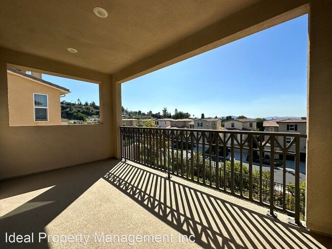 Building Photo - 5 br, 4.5 bath House - 1653 Golden Path Ln