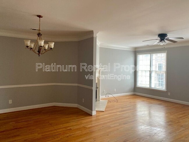 Building Photo - 11047 Lorin Way