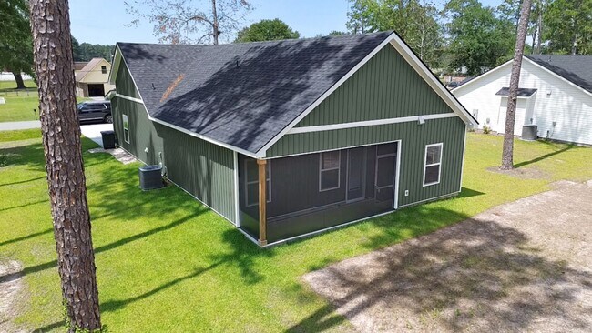 Building Photo - 145 Waters Cir