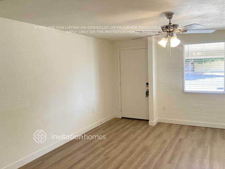 Building Photo - 7249 W Sells Dr