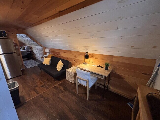 Building Photo - Fully furnished 1 bed studio in Brunswick....