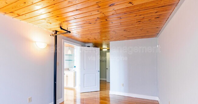 Building Photo - 801 Hinton St