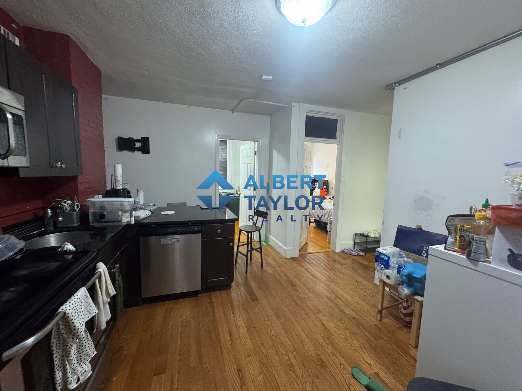 Building Photo - 172 Endicott St