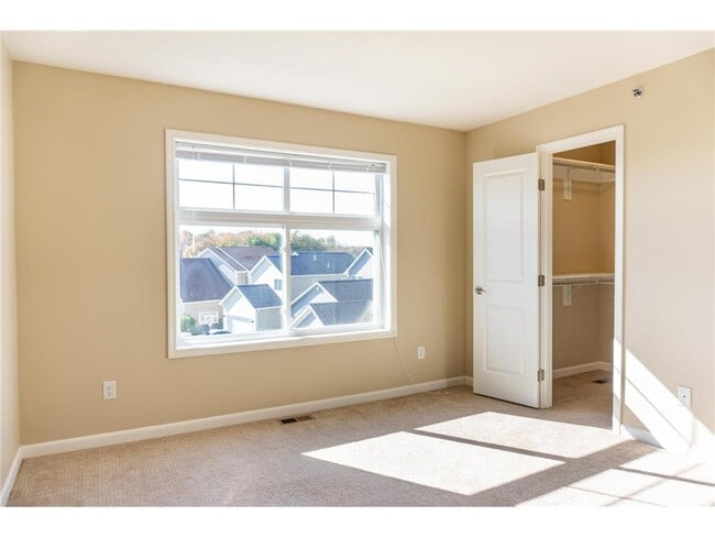 Building Photo - 2974 Clover Ridge Dr