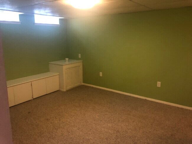 Bonus room in finished basement - 548 Terrace Ln