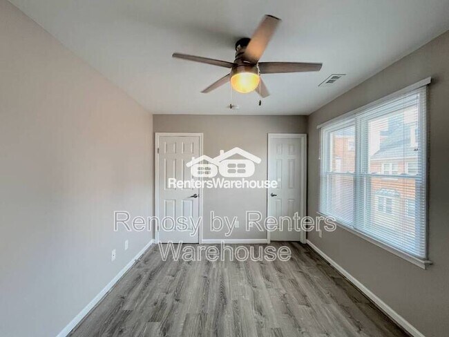 Building Photo - 527 W 20th St